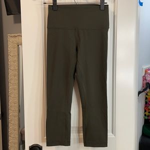 21’ Wunder Under Lululemon tights